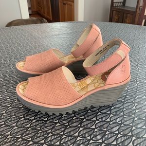 fly london wide width